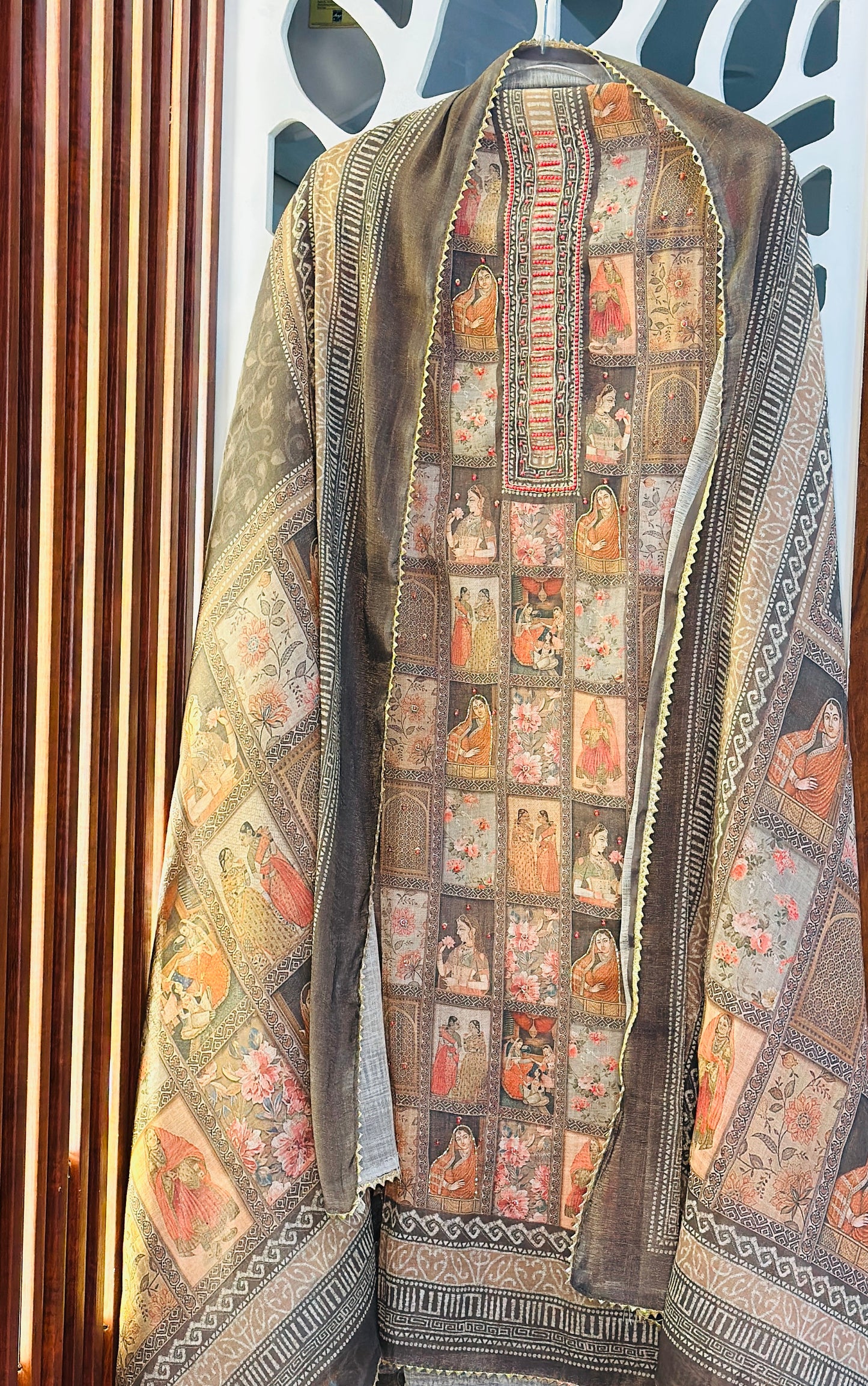 Digital Printed Traditional Linen Shimmer With Golden Lace Edging Highlights