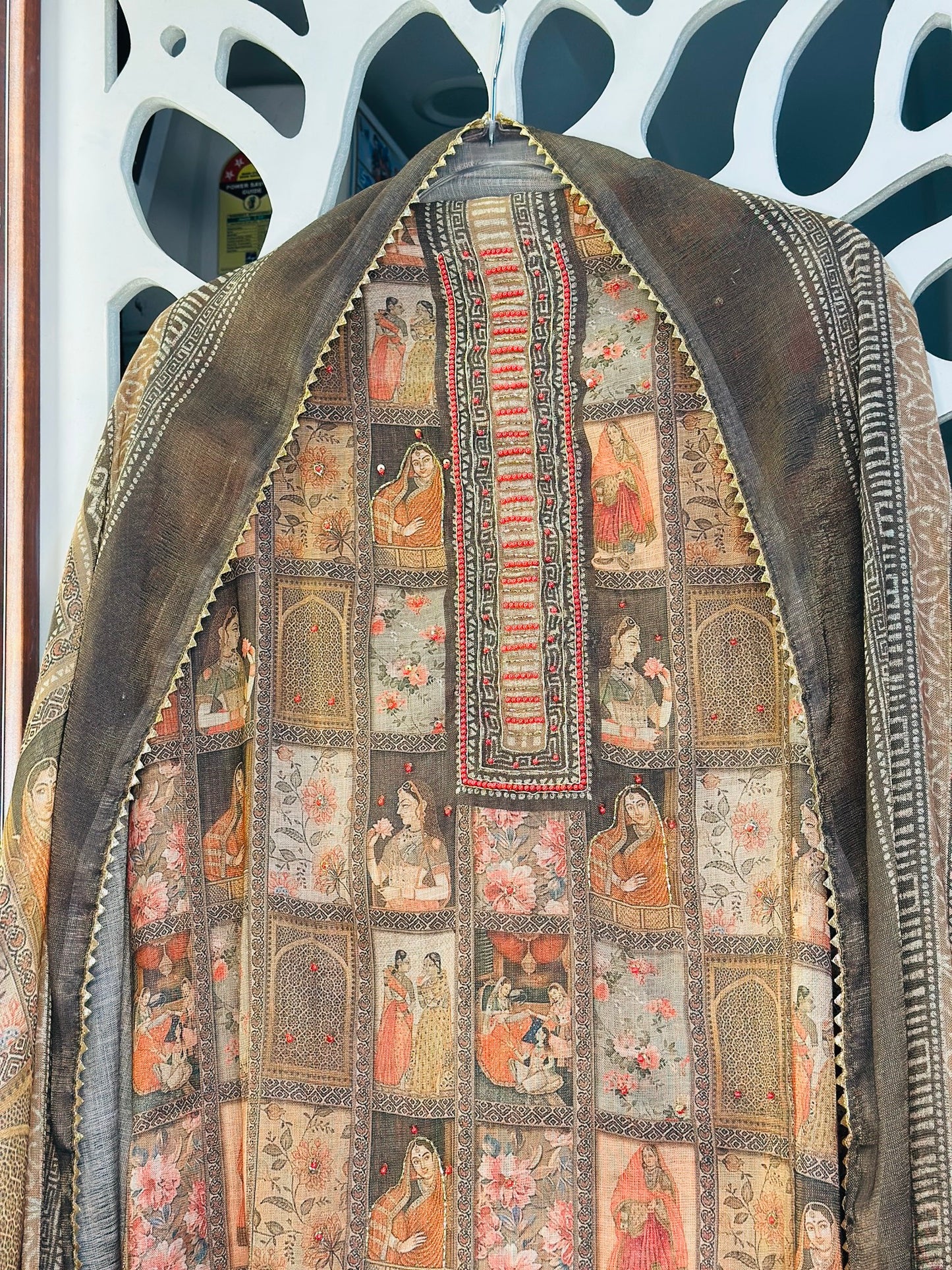 Digital Printed Traditional Linen Shimmer With Golden Lace Edging Highlights