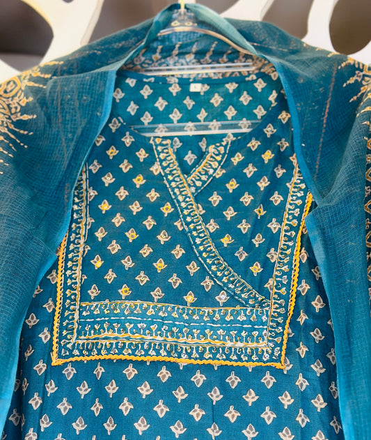 Angrakha Neck Highlighted With Mirror & Crochet Lace
Digital Printed Premium Cotton Suit