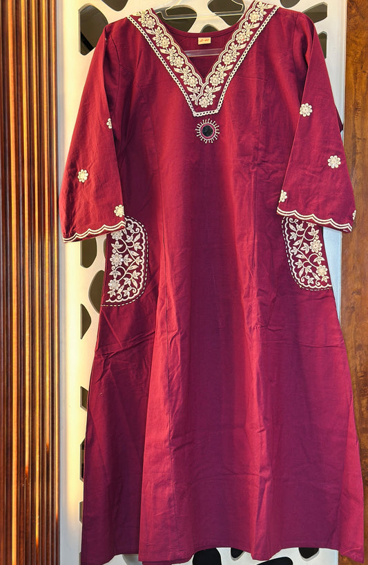 Double Pocket V Neck Sun Mirror Embroidered Co-Ord Set