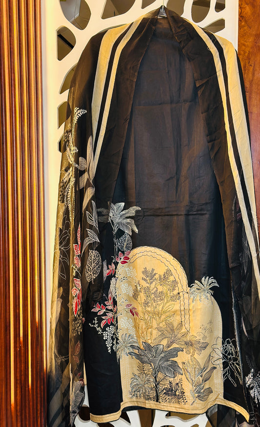 Digital Printed Pure Cotton With Golden Thread Highlights & Chiffon Dupatta