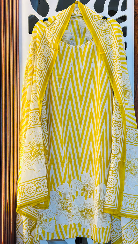 Spaghetti Digital Printed Suit With Little Sequence Highlights