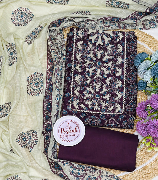Printed Pure Cotton With Lace & Thread Highlights On Neck Patch