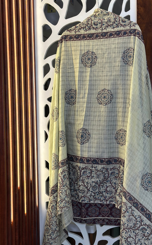 Printed Pure Cotton With Lace & Thread Highlights On Neck Patch
