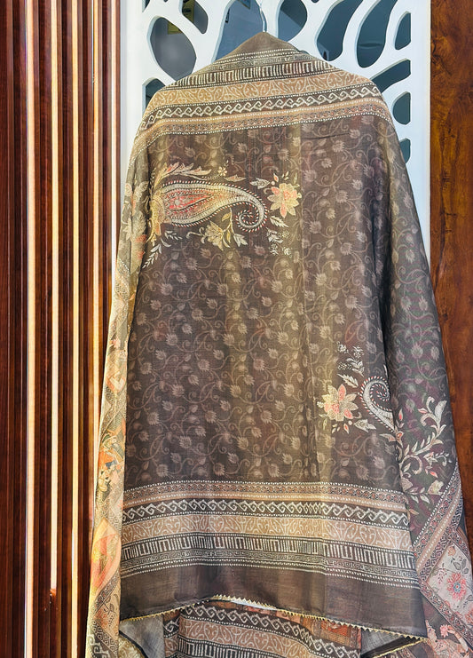 Digital Printed Traditional Linen Shimmer With Golden Lace Edging Highlights